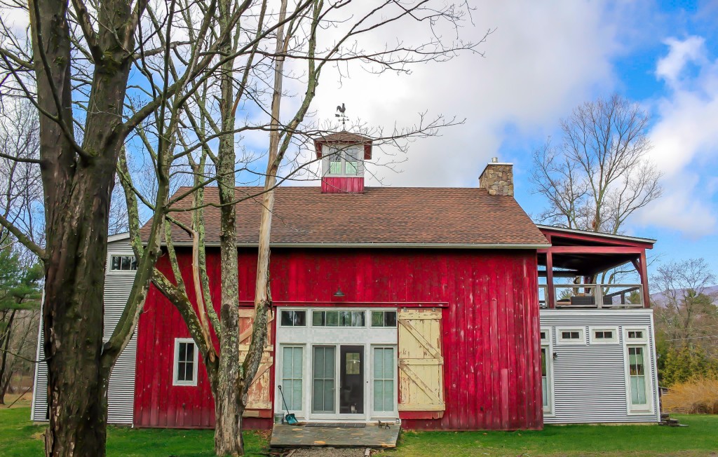 Barn on the Pond