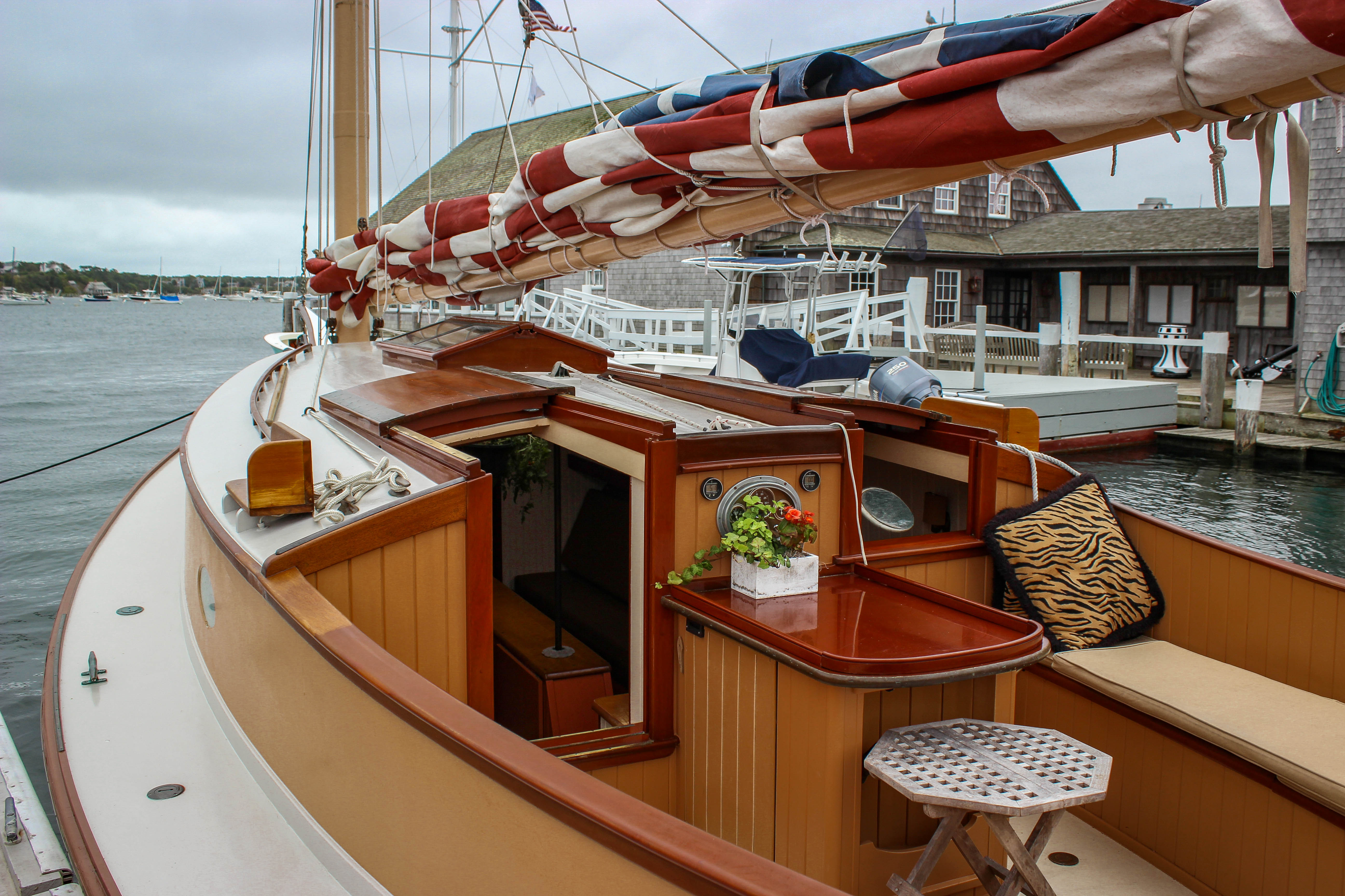 catboat charters captain kurt marthas vineyard mass