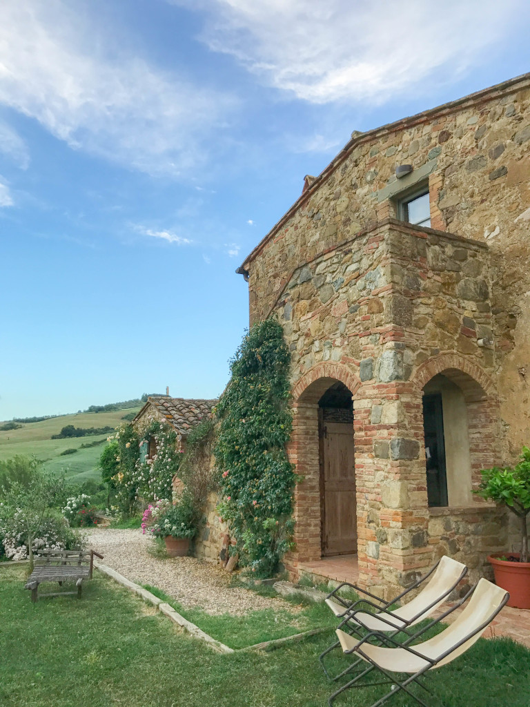 follonico bnb farmhouse tuscany italy hotel