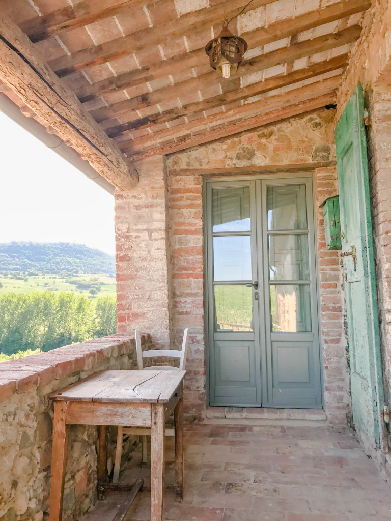 follonico bnb farmhouse tuscany italy hotel