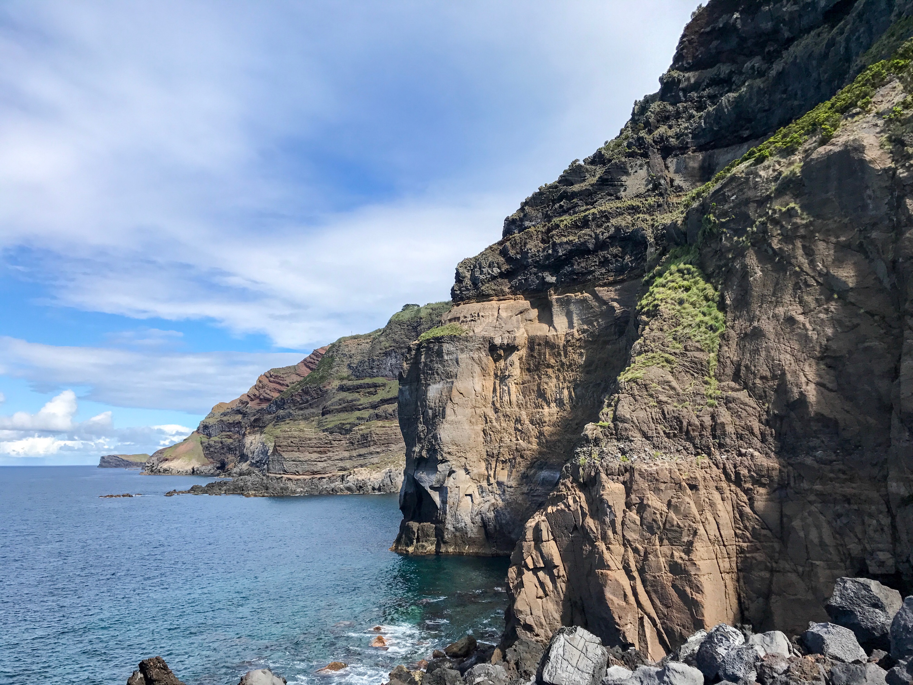 Ocean swimming hole hot springs Ponta da Ferraria Azores