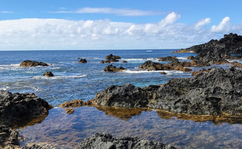 Ocean swimming hole hot springs Ponta da Ferraria Azores