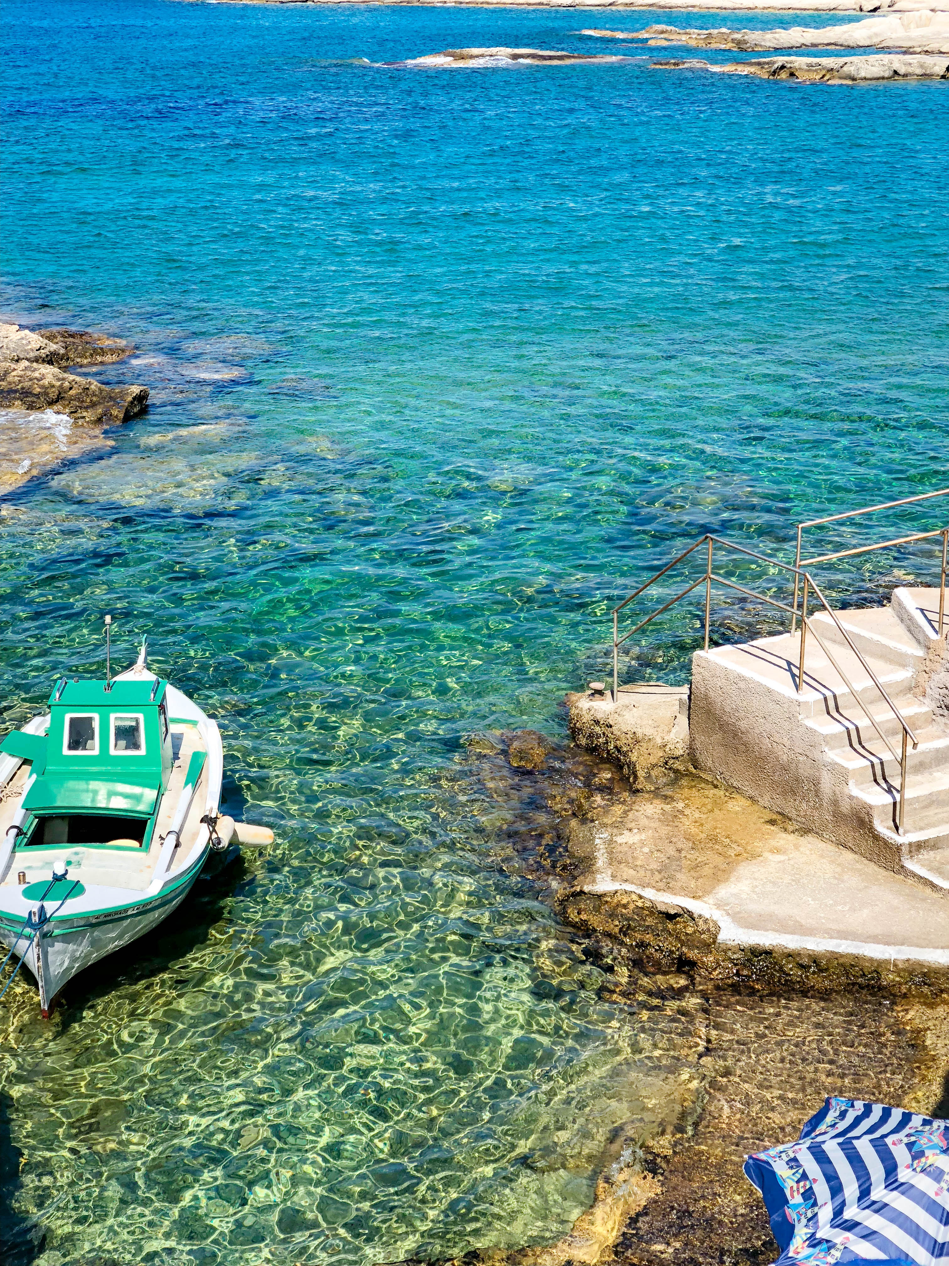 Medusa Restaurant | Milos, Greece | CompassAndTwine.com