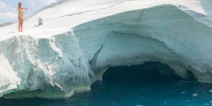 Sarakiniko Beach: The Moon Beach in Milos Greece