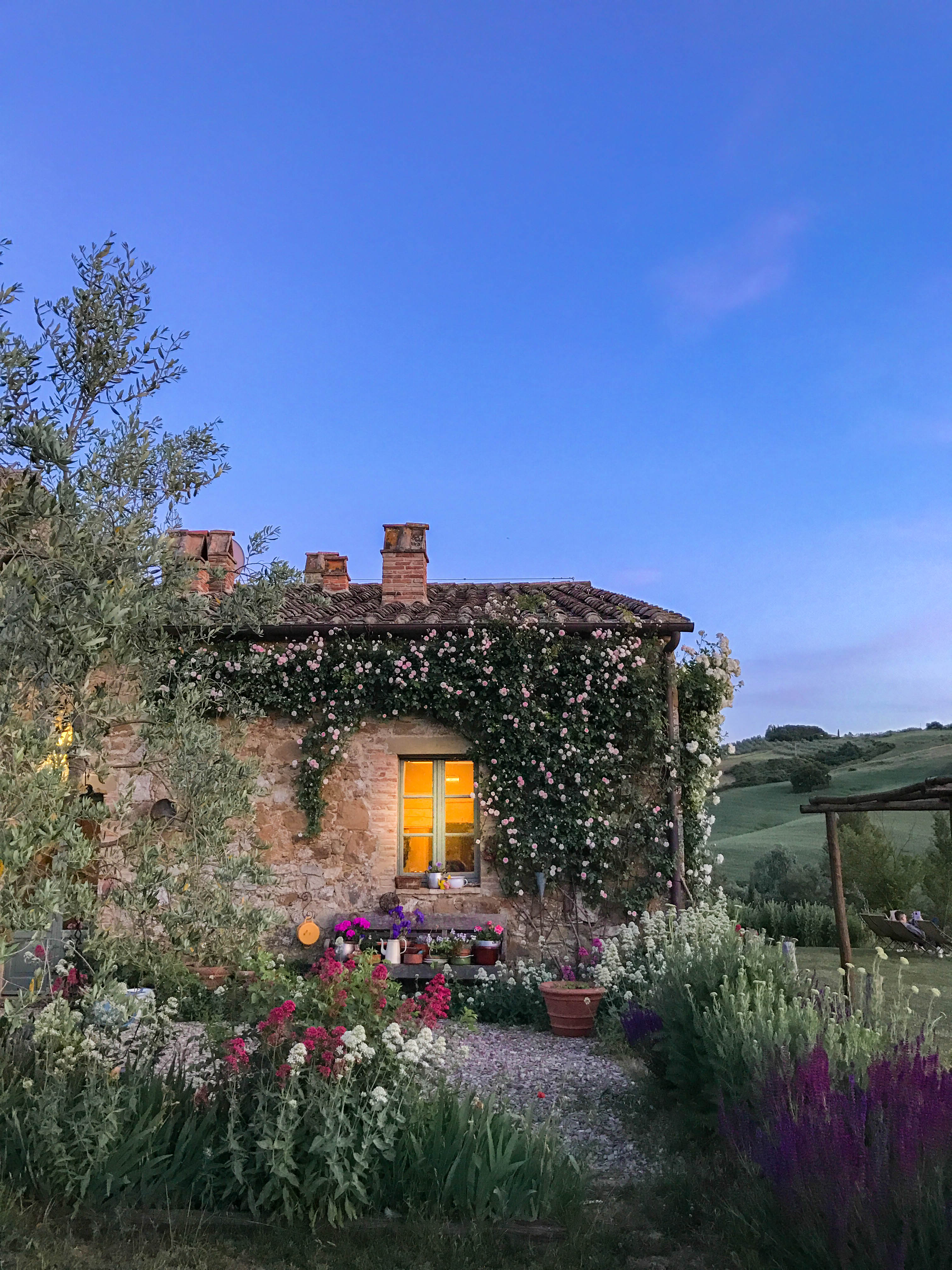 Follonico B&B: The Most Magical Farmhouse in the Tuscan Countryside